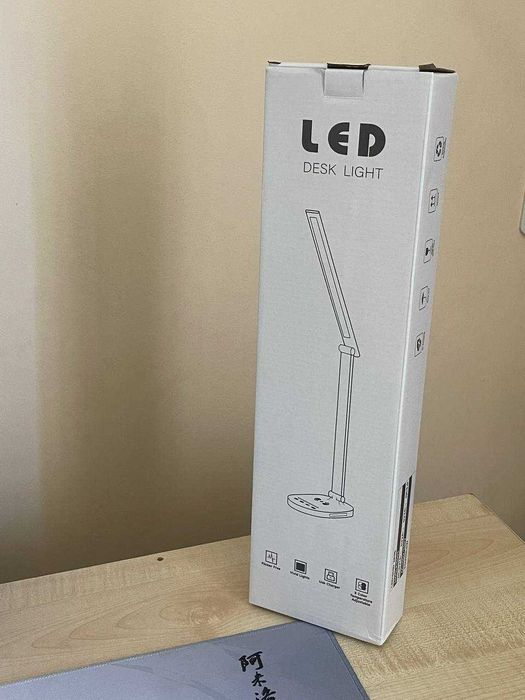 Настільна LED лампа