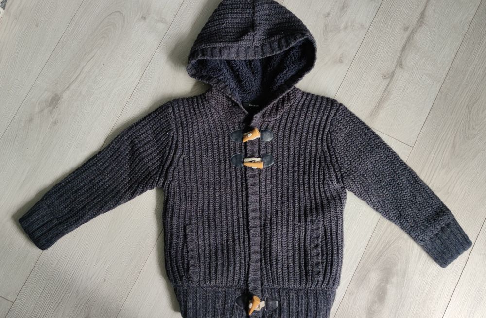 Светр в'язаний утеплений 5-6рочків