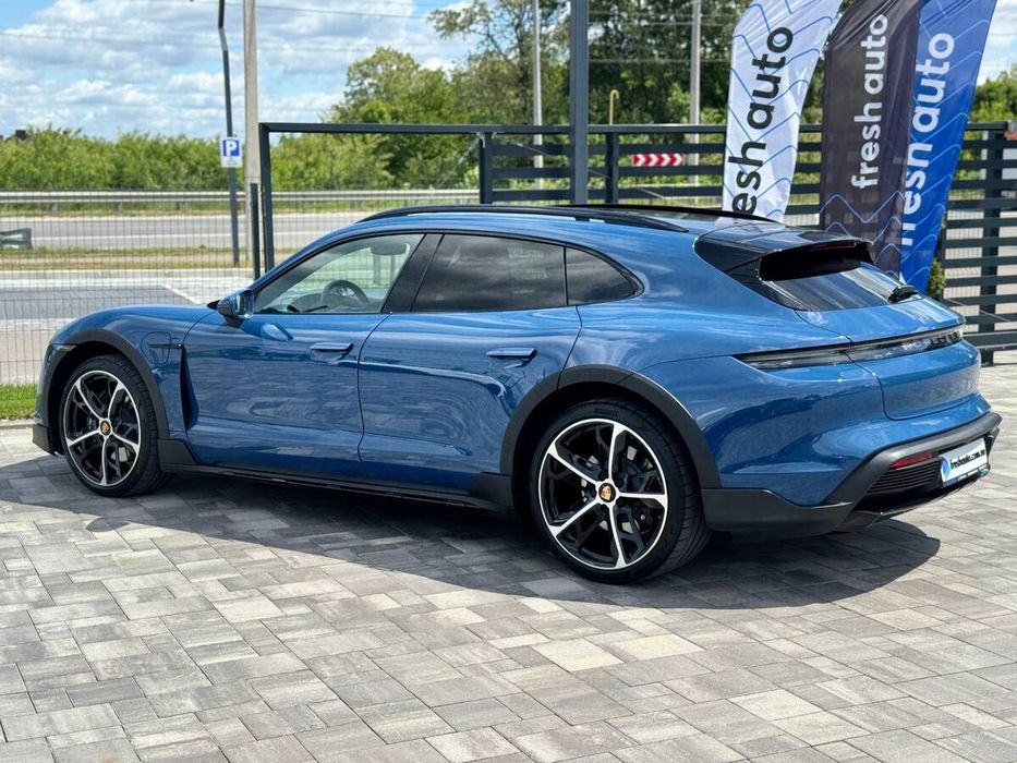 Porsche Taycan Cross Turismo 2023 freshauto