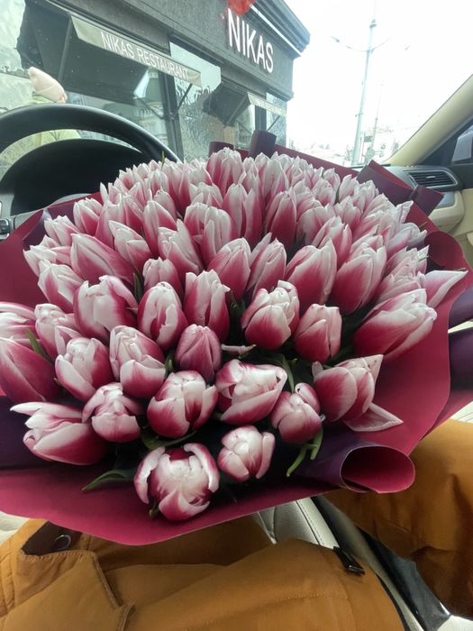 Тюльпаны, розы, букеты цветов