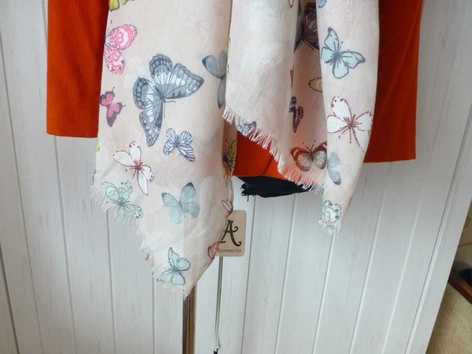 Accessorize lekki szal apaszka w motyle