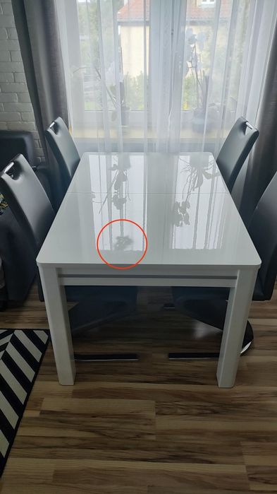 Biały stół rozkładany na wysoki połysk 90x136–210 cm + krzesła GRATIS