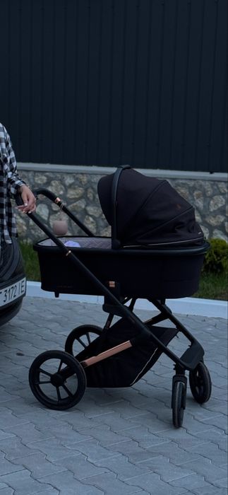 Продам коляску Carello Sigma у гарному стані.