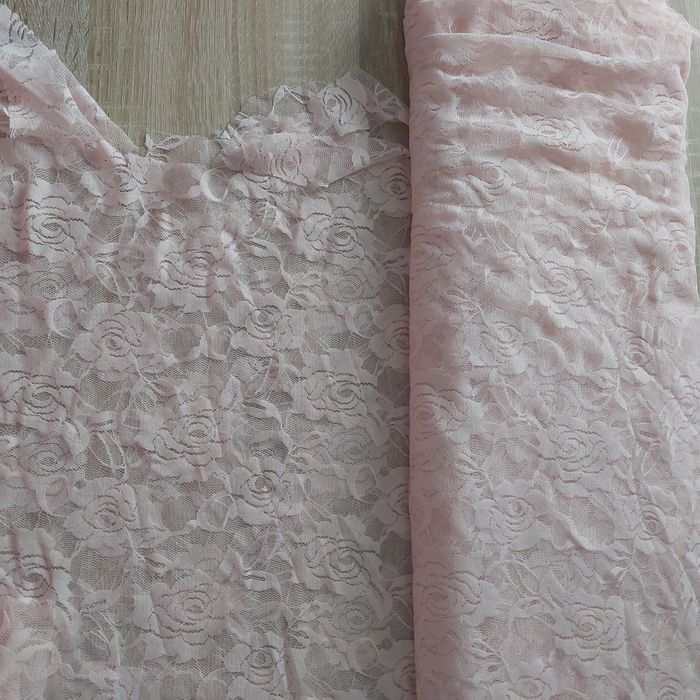 Koronką elastyczna różowa końcówka kolekcji