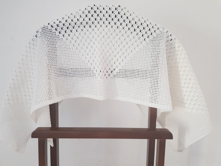 Toalha de renda nova (1,3m x 0,6m)