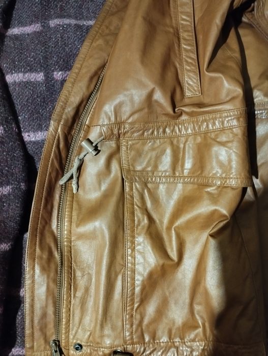 Кожаная демисезонная куртка