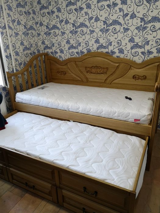 Продам дерев'яне ліжко з масиву дерева Дуб