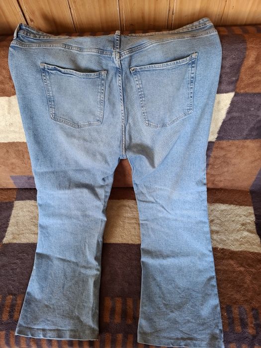 Jeansy damskie z wysokim stanem