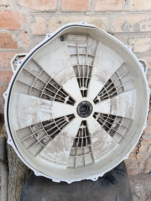 Продам задній полубак з двигуном для стіральної машини LG