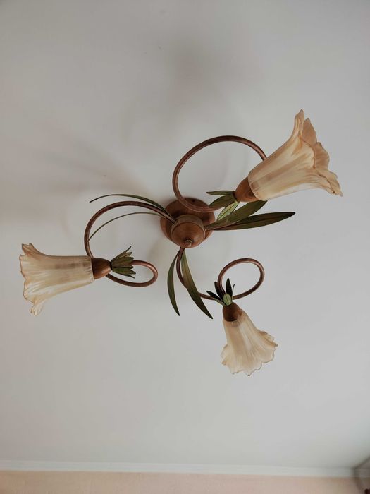 Люстра та 2 бра в гарному стані