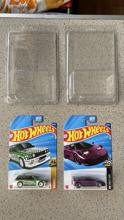 Hot Wheels BMW M3 Wagon STH + Bugatti EB110 SS STH