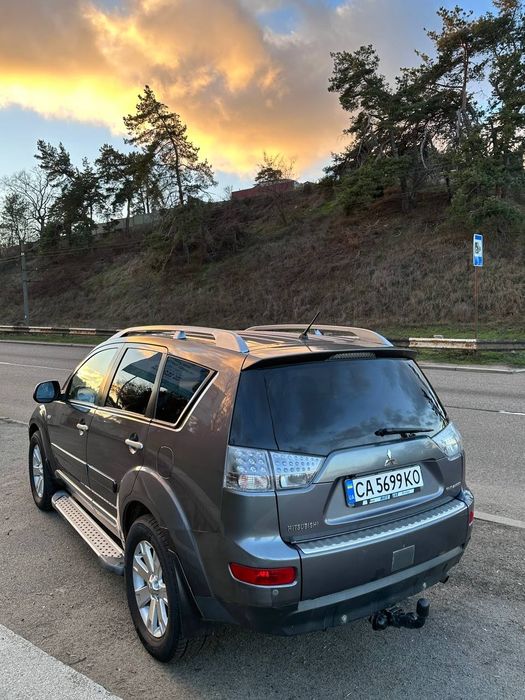 Митсубиши аутлердер 2 хл