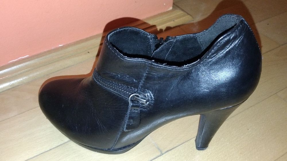 Damskie buty,czarne,skórzane,na biczny zamek,r.38