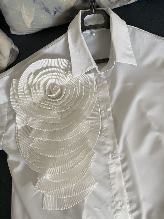 Сорочка, блузка з квіткою