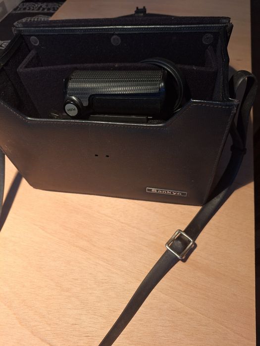Câmara Sankyo ES44 Super8