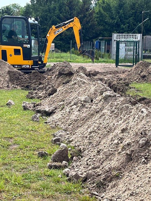Usługi minikoparką/Wynajem minikoparek i przyczep