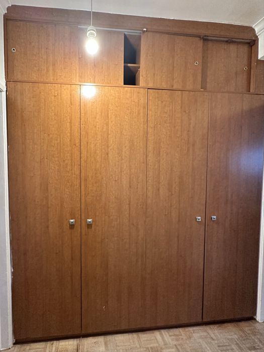 Roupeiro Usado - Madeira