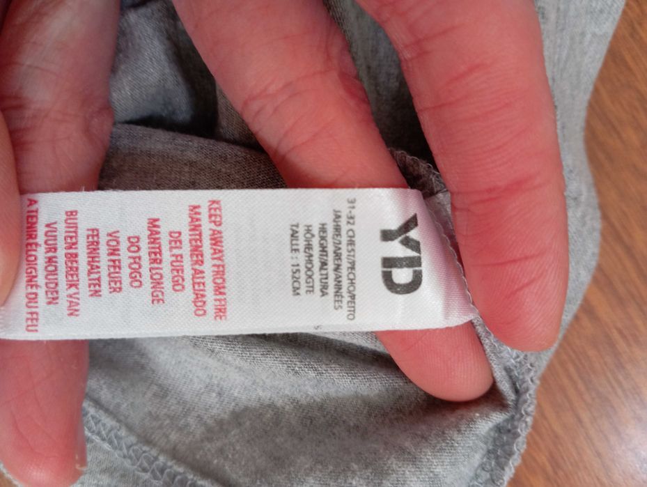 T-shirt cinzenta - YD