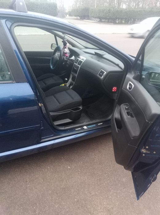 Продам Пежо 307,2л бенз 2005рік