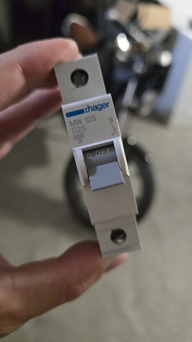 Disjuntores Hager - nunca utilizados