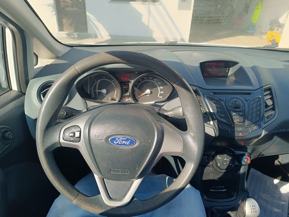 Ford Fiesta van comercial