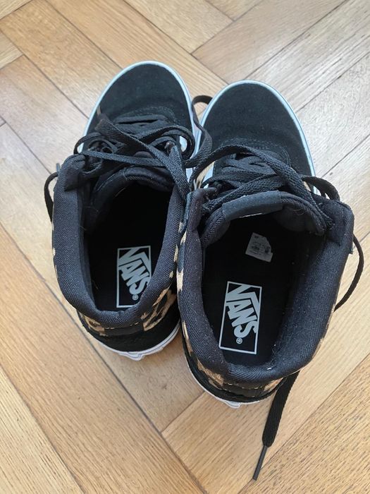 Buty Vans w panterkę. model sięgający do kostki. Rozmiar 36,5