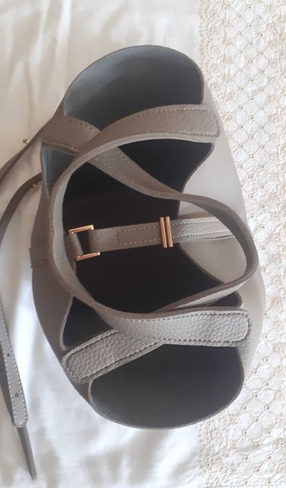 Bolsa cinzenta nova