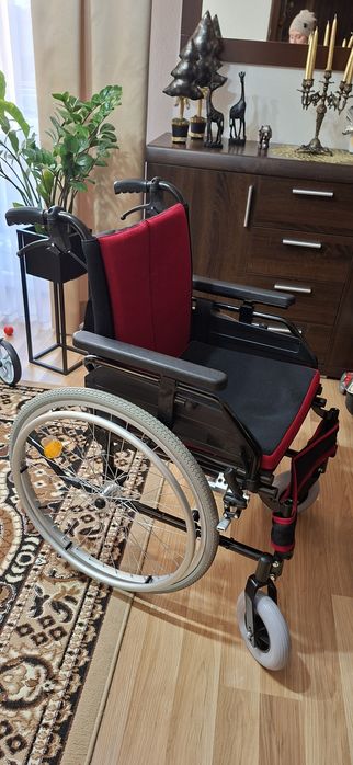 Lekki wózek inwalidzki jak nowy