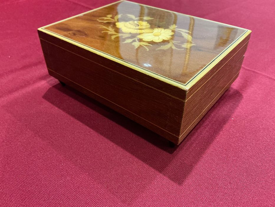 Caixa musical para joias com 15x11 cm anúncios abaixo