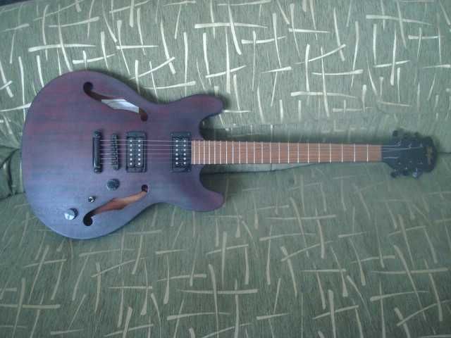 Продам электрогитару