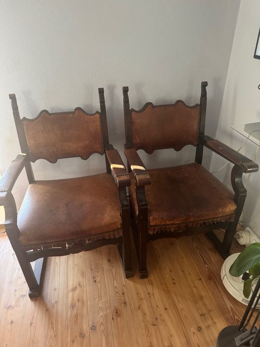 Dwa rustykalne fotele skórzane – lite drewno