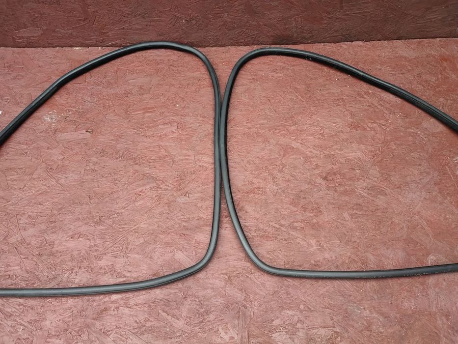 bmw f11 / f11n oryginalne uszczelki drzwi tył lewa / prawa w bdb stan