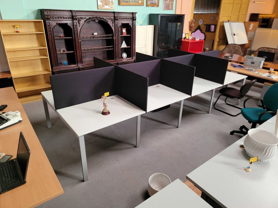 8 Postos de trabalho com separadores laterais e frontais