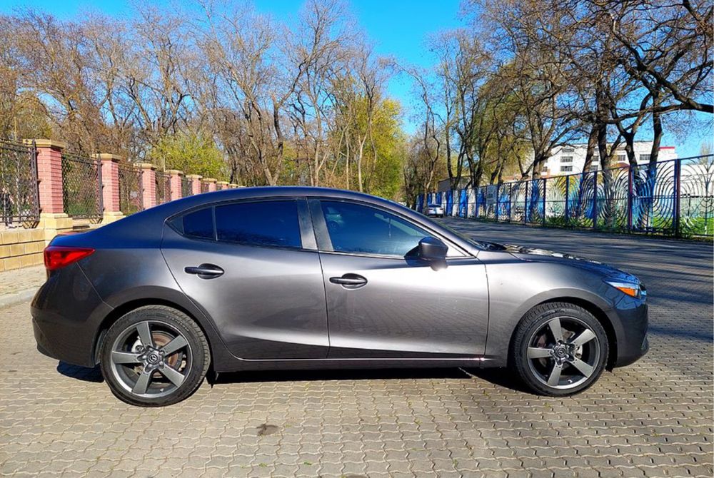 Продам Mazda 3 2018