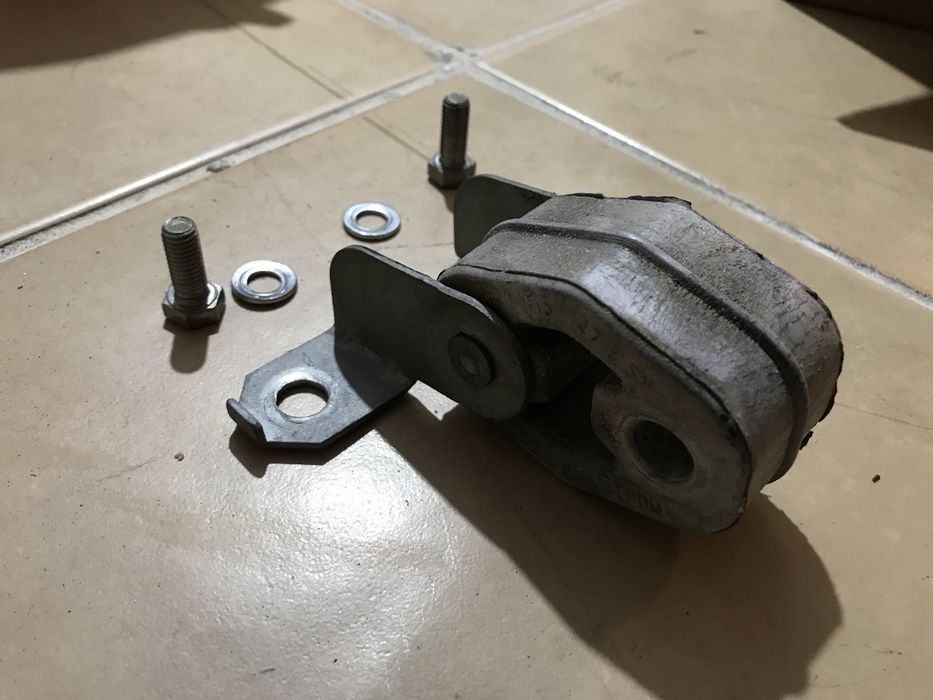 Apoio de escape original Seat Ibiza 6L