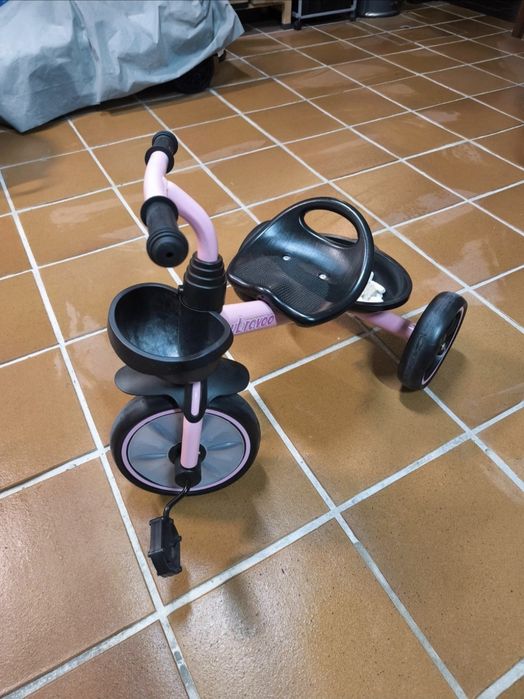 Triciclo para crianças Ubravoo rosa