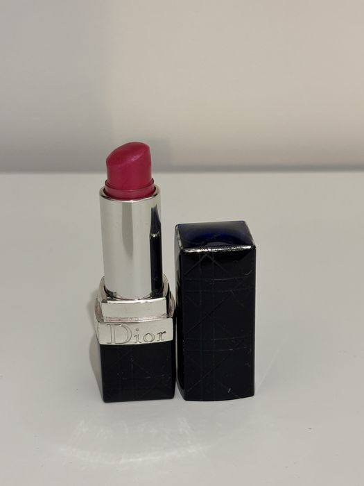 Różowa szminka dior rouge 565