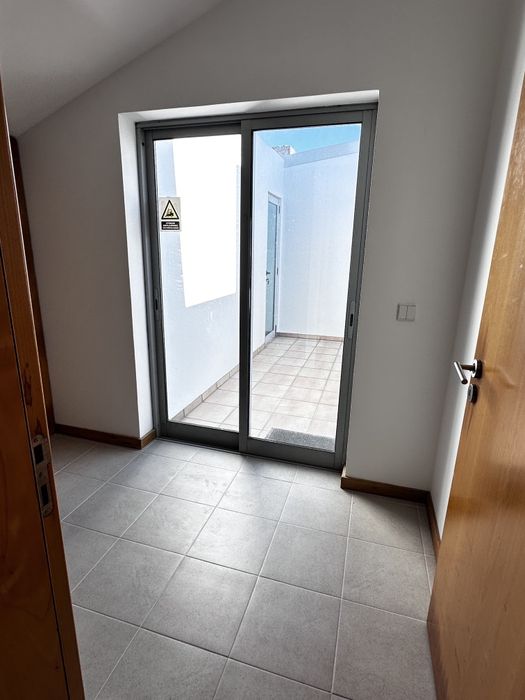 Alugo Apartamento T2 Dúplex  Aveiro