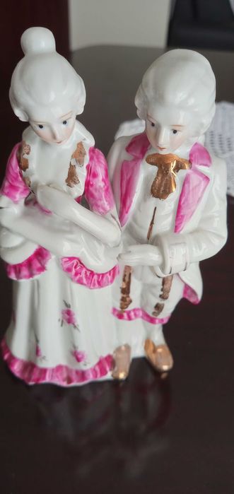 Estatuetas em marfinite, 25€ bonitas e finas.