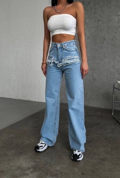 Джинси жіночі труби. Акцентні жіночі джинси