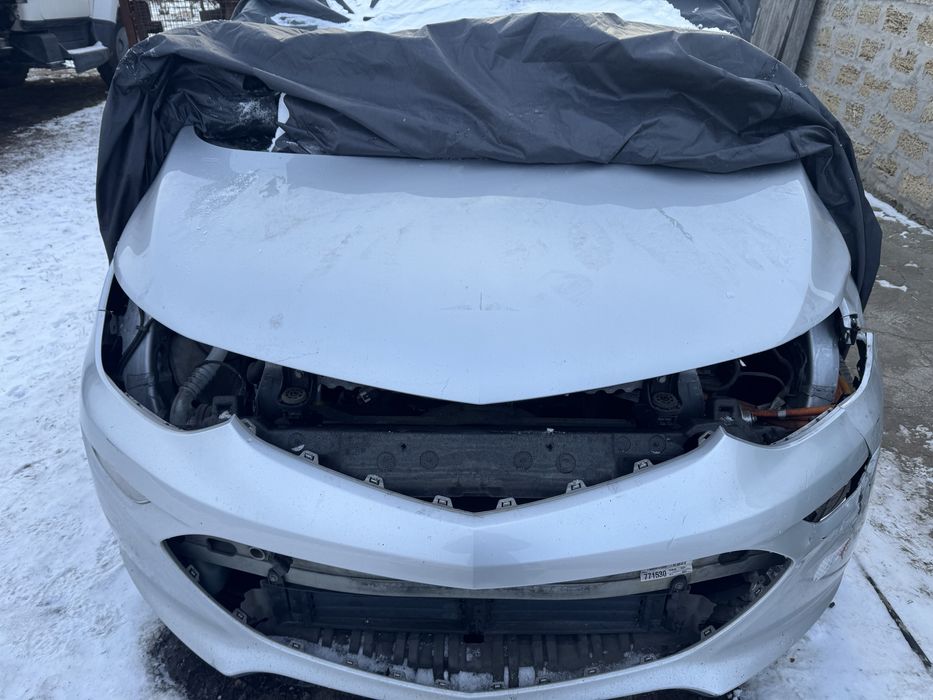 Капот Chevrolet Bolt EV