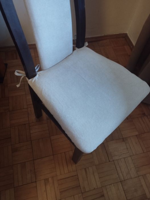 Pokrowce na krzesła kremowe, beżowe
