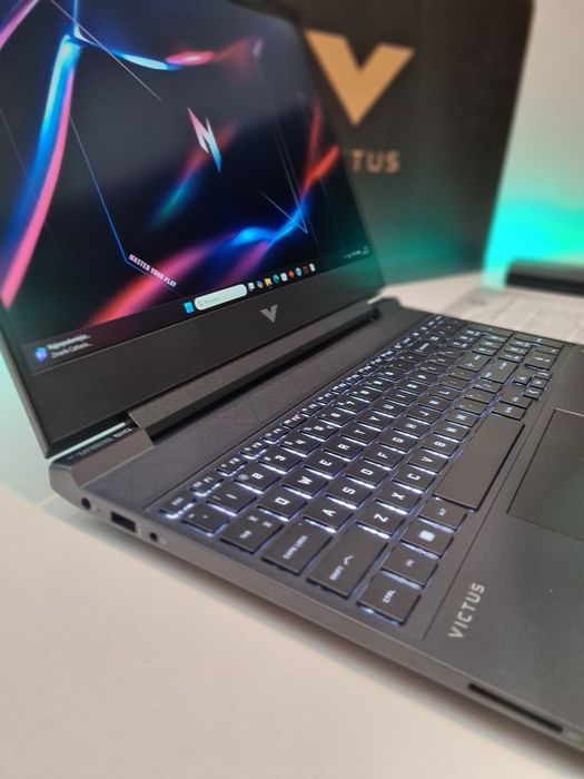 Gamingowy laptop HP Victus RTX 16 GB SSD  Ryzen 5