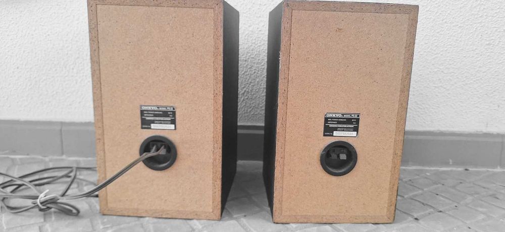 Par Colunas 80w onkyo