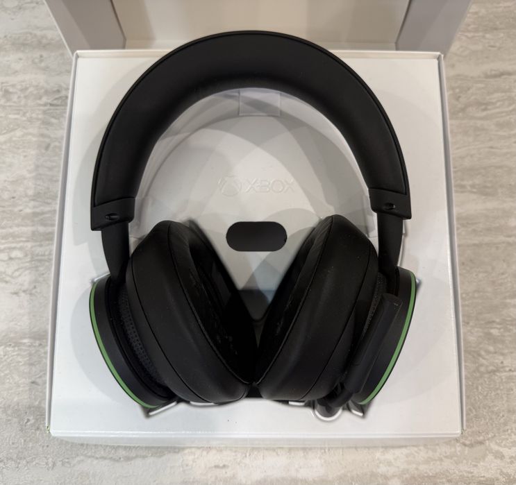 Ігрова консоль Xbox Series X + Навушники Xbox