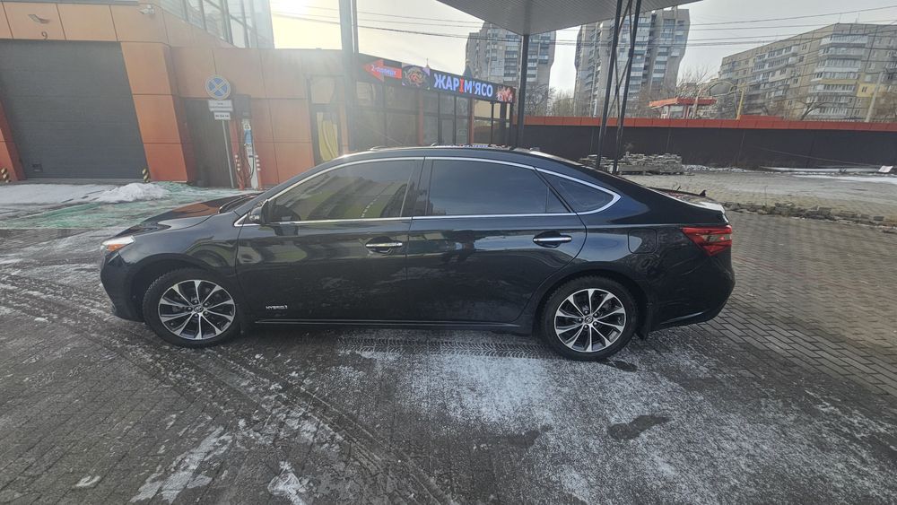 Продам TOYOTA Avalon гибрид