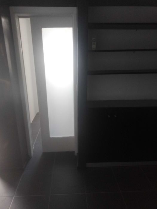 Alugo loja no Edificio Cristal Center em Amarante.Espaco com 43m,no piso2 com wc e despensa.