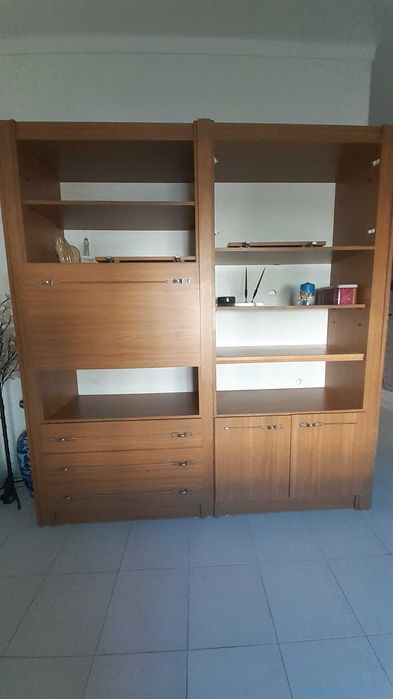 Armário de sala impecável