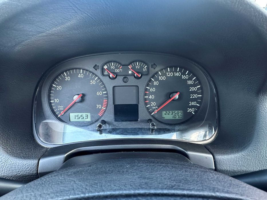 Volkswagen Golf IV 1,6 бензин 2004р