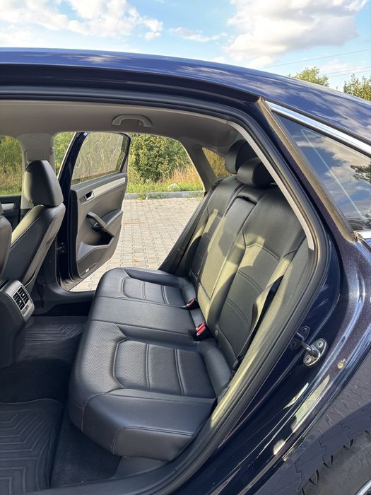 Volkswagen Passat 2012рік, 2.5газ/бензин
